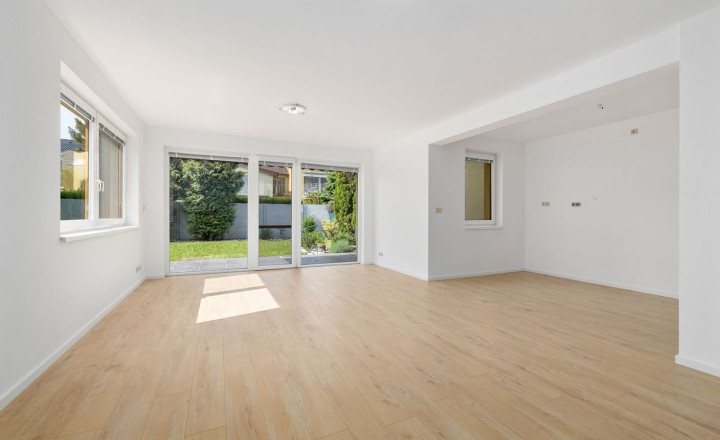 PREDANÉ- PREDAJ- 4-IZBOVÝ- 170m2- RODINNÝ DOM- ROVINKA - fotografia 1
