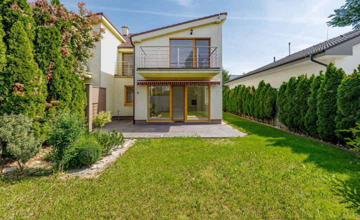 PREDANÉ- PREDAJ- 4-IZBOVÝ- 170m2- RODINNÝ DOM- ROVINKA - fotografia 17