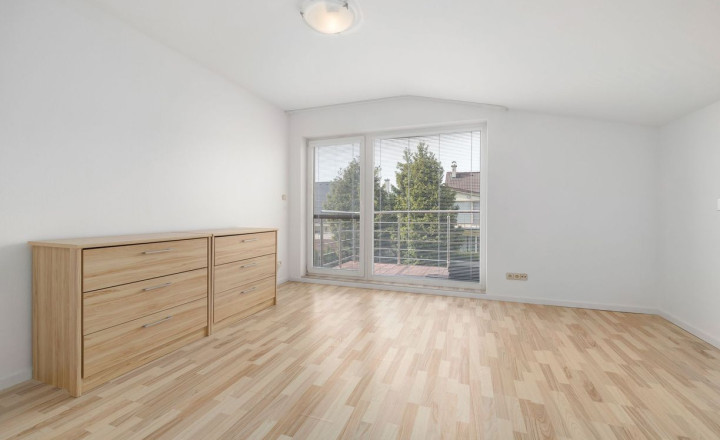 PREDANÉ- PREDAJ- 4-IZBOVÝ- 170m2- RODINNÝ DOM- ROVINKA - fotografia 7