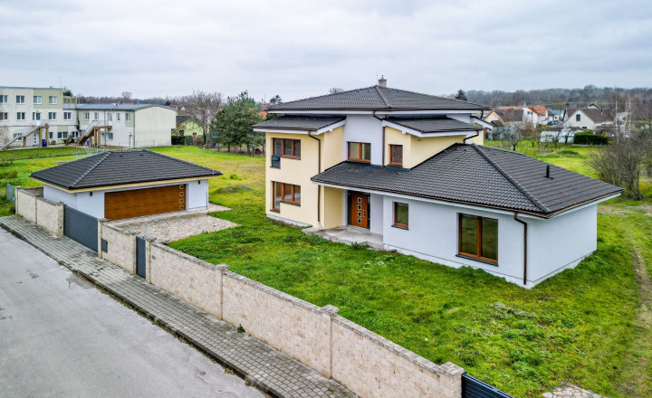 PREDANÉ- PREDAJ- 6 IZBOVÝ- VYSOKÁ PRI MORAVE - fotografia 18