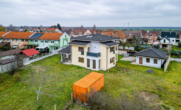 PREDANÉ- PREDAJ- 6 IZBOVÝ- VYSOKÁ PRI MORAVE - fotografia 19