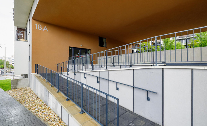 PREDANÉ - PREDAJ- 1-IZBOVÝ BYT- S BALKÓNOM- PETRŽALKA - fotografia 9
