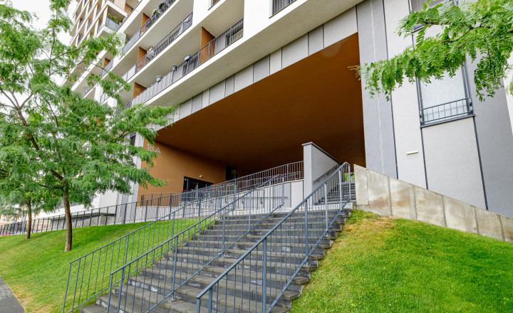 PREDANÉ - PREDAJ- 1-IZBOVÝ BYT- S BALKÓNOM- PETRŽALKA - fotografia 12
