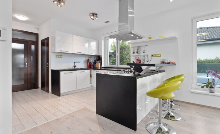 REZERVOVANÉ- SMART- BUNGALOV-  4IZBOVÝ- BAZÉN- BERNOLÁKOVO - fotografia 10