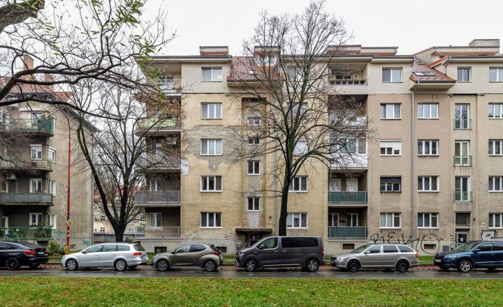 NA PREDAJ- INVESTIČNÝ MEZANÍN- LOFTOVÝ PRIESTOR S TERASOU- RUŽINOV- KOŠICKÁ ULICA - fotografia 21