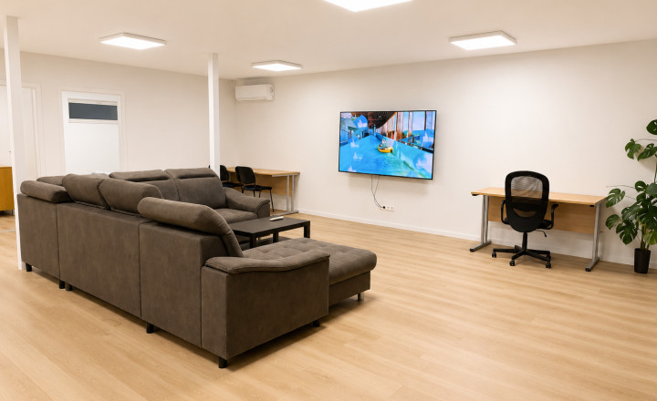 BE.LIVE COMPANY- NA PREDAJ- 1000m2- KOMERČNÝ PRIESTOR- POLYFUNKČNÁ BUDOVA- RUŽINOV- KOMÁRŇANSKÁ ULICA  - fotografia 3