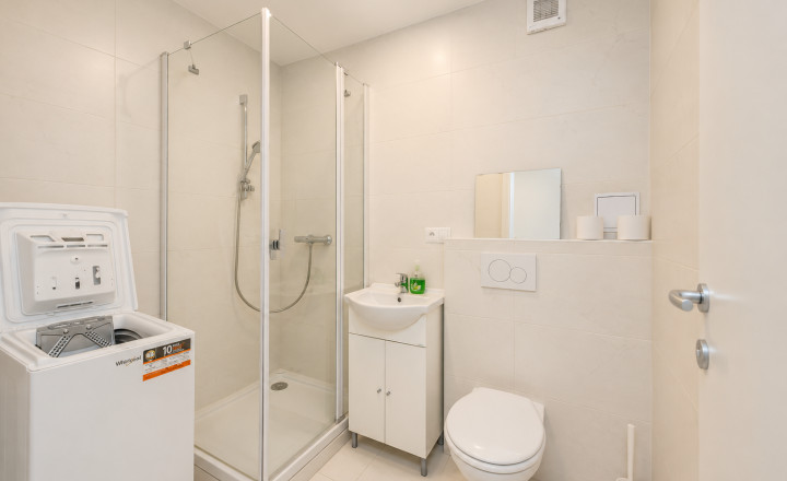 BE.LIVE COMPANY- NA PREDAJ- 1000m2- KOMERČNÝ PRIESTOR- POLYFUNKČNÁ BUDOVA- RUŽINOV- KOMÁRŇANSKÁ ULICA  - fotografia 13