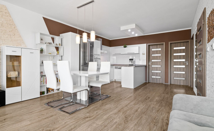 REZERVOVANÉ- BE.LIVE COMPANY- PREDAJ- PRIESTRANNÝ- 3- IZBOVÝ BYT- BALKÓN-PARKOVACIE MIESTO- DUNAJSKÁ ULICA- BERNOLÁKOVO - fotografia 4