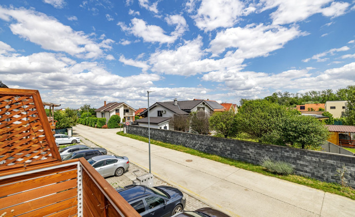 REZERVOVANÉ- BE.LIVE COMPANY- PREDAJ- PRIESTRANNÝ- 3- IZBOVÝ BYT- BALKÓN-PARKOVACIE MIESTO- DUNAJSKÁ ULICA- BERNOLÁKOVO - fotografia 15