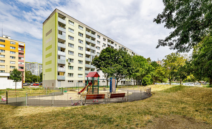 REZERVOVANÉ- BE.LIVE- PREDAJ- PRIESTRANNÝ- 3- IZBOVÝ- BYT- LOGGIA- PIVNICA- KAPICOVÁ- PETRŽALKA - fotografia 19