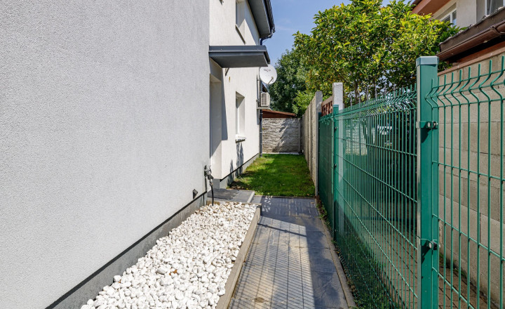 REZERVOVANÝ - BE.LIVE COMPANY- PREDAJ- 3- IZBOVÝ MEZONET- ZÁHRADA- DVE PARKOVACIE MIESTA- RIEČNA ULICA- ROVINKA - fotografia 15