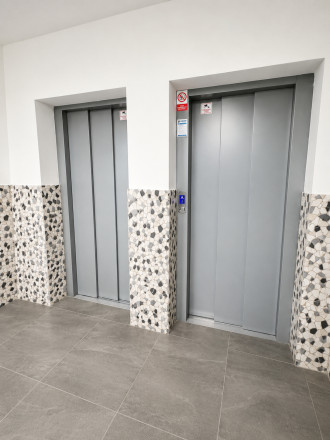 NA PREDAJ – PRIESTRANNÝ 3-IZBOVÝ BYT – 69 m² + LODŽIA – KLIMATIZÁCIA – BUDATÍNSKA – PETRŽALKA - fotografia 16