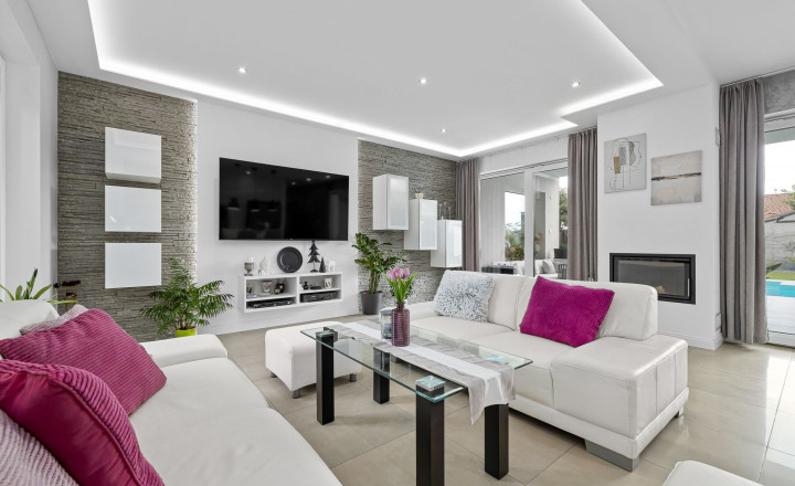 BE.LIVE COMPANY- NA PREDAJ- NÁDHERNÝ- 4-IZBOVÝ- BUNGALOV- BAZÉN- GARÁŽ- ZÁHRADNÍCKA ULICA- HRUBÁ BORŠA - fotografia 11