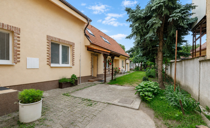 BE.LIVE COMPANY– NA PREDAJ– RODINNÝ DOM S DVOMA OBYTNÝMI ČASŤAMI S VLASTNÝCH VCHODOM– ZÁHORSKÁ BYSTRICA– DONSKÁ ULICA - fotografia 34