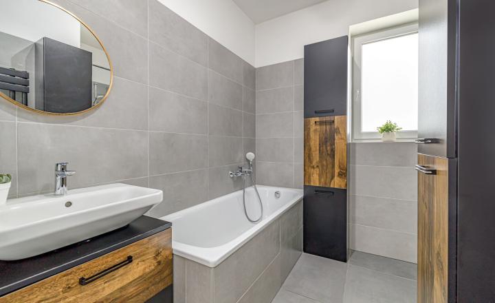 BE.LIVE COMPANY | PREDAJ | 4-IZBOVÝ RODINNÝ DOM S VEĽKOU GARÁŽOU | 704 m² POZEMOK | KVETOSLAVOV – NOVÁ TULIPA - fotografia 14