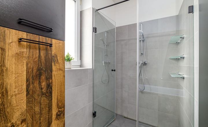 BE.LIVE COMPANY | PREDAJ | 4-IZBOVÝ RODINNÝ DOM S VEĽKOU GARÁŽOU | 704 m² POZEMOK | KVETOSLAVOV – NOVÁ TULIPA - fotografia 15