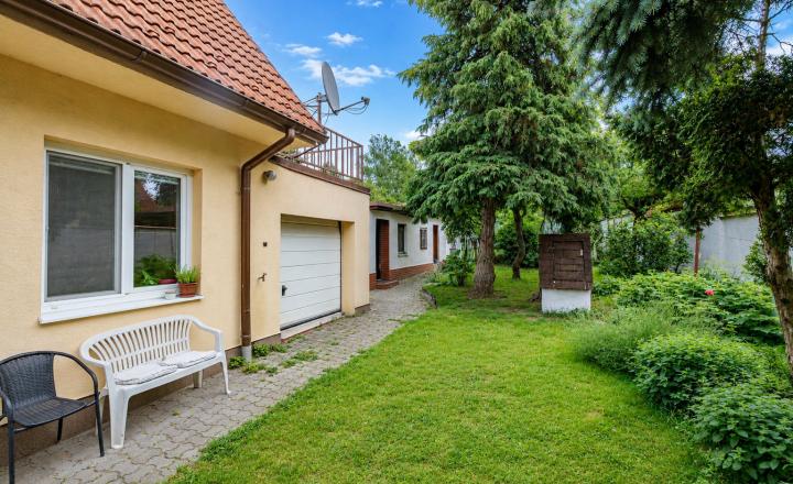 BE.LIVE COMPANY– NA PREDAJ– RODINNÝ DOM S DVOMA OBYTNÝMI ČASŤAMI S VLASTNÝCH VCHODOM– ZÁHORSKÁ BYSTRICA– DONSKÁ ULICA - fotografia 32