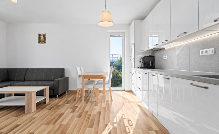 BE.LIVE COMPANY- PREDAJ - SVETLÝ 3-IZBOVÝ BYT S DVOMA BALKÓNMI A PARKOVANÍM – NA PIESKU, RUŽINOV - fotografia 4
