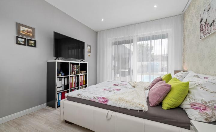 BE.LIVE COMPANY- NA PREDAJ- NÁDHERNÝ- 4-IZBOVÝ- BUNGALOV- BAZÉN- GARÁŽ- ZÁHRADNÍCKA ULICA- HRUBÁ BORŠA - fotografia 15