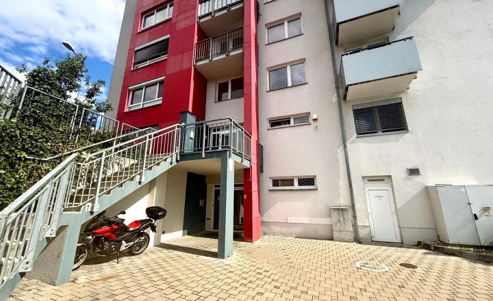 BE.LIVE COMPANY- NA PRENÁJOM- PRIESTOR- E-SHOP- SERVIS- KANCELÁRIA- PARKOVANIE- KADNÁROVA ULICA- RAČA- BRATISLAVA - fotografia 10