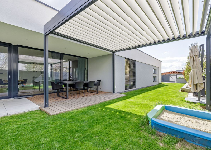 REZERVOVANÉ-PREDAJ- 5-IZBOVÝ- BUNGALOV- GARDENS- SENEC