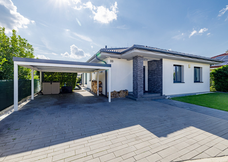 REZERVOVANÉ- SMART- BUNGALOV-  4IZBOVÝ- BAZÉN- BERNOLÁKOVO