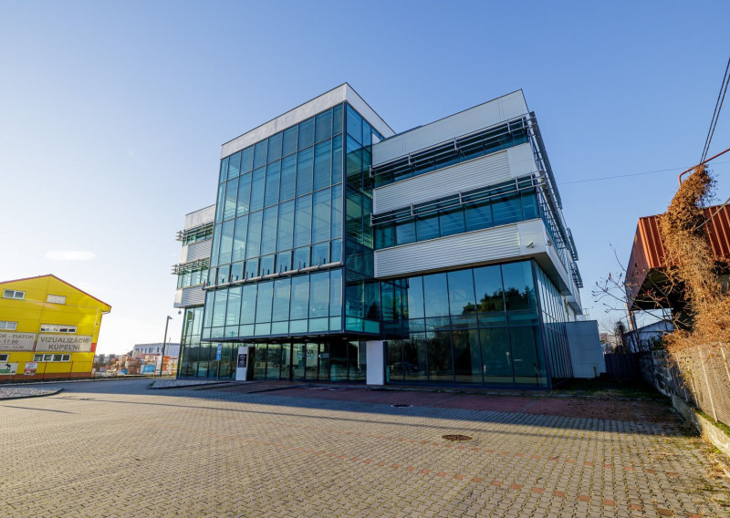 BE.LIVE COMPANY– PRENÁJOM– ADMINISTRATÍVNA BUDOVA– SHOWROOM- KANCELÁRIE- NOVOZÁMOCKÁ, NITRA